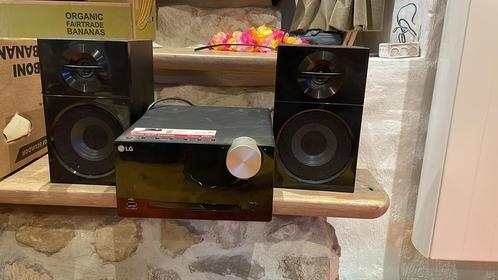 LG hifi-systeem: cd-speler, radiotuner en 2 baffles, Audio, Tv en Foto, Stereoketens, Cd-speler, Microset
