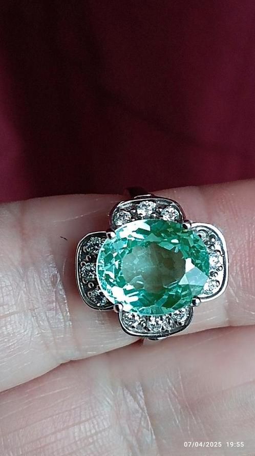 Prachtige sterling zilveren ring met grote blauwgroene zirko, Handtassen en Accessoires, Ringen, Nieuw, Dame, 17 tot 18, Blauw