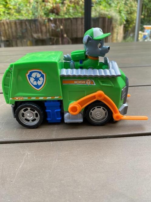 Paw Patrol figuurtje Rocky met wagen, Enfants & Bébés, Jouets | Véhicules en jouets, Comme neuf, Enlèvement ou Envoi