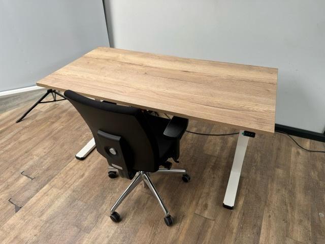 Elektrisch zit sta bureau Markant Matrix Click wit, Computers en Software, Laptoptafels, Ophalen of Verzenden