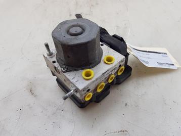 ABS POMP Renault Twingo III (AH) (01-2014/-) beschikbaar voor biedingen