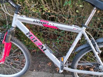 Oude mountainbike  beschikbaar voor biedingen