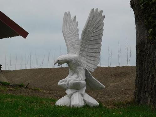 Adelaar met vleugels omhoog - vol steen, Tuin en Terras, Tuinbeelden, Nieuw, Steen, Ophalen of Verzenden