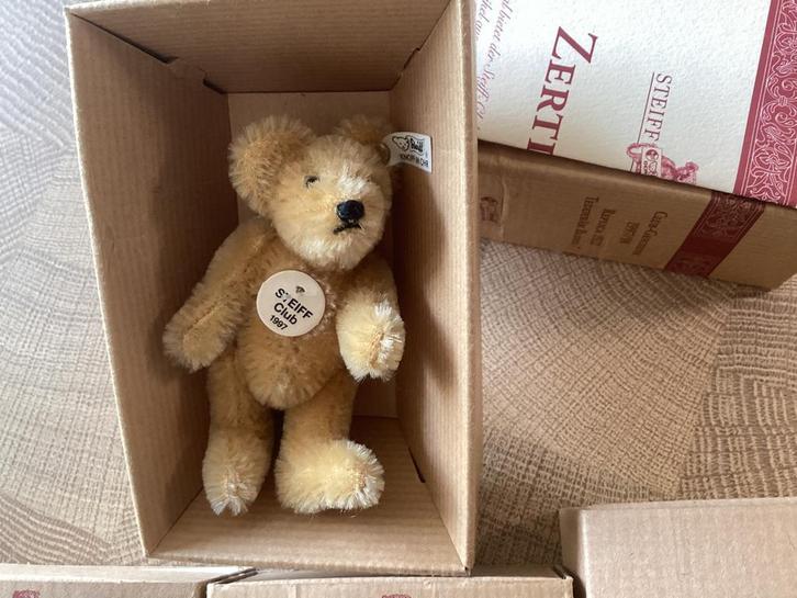 Steiff mini club beren (8), Verzamelen, Beren en Cherished Teddies, Nieuw, Cherished Teddies, Ophalen of Verzenden