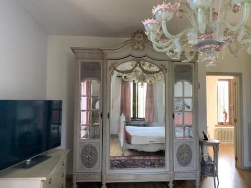 Chambre Louis XV en vieux gris et rose, Antiquités & Art, Antiquités | Meubles | Lits, Enlèvement