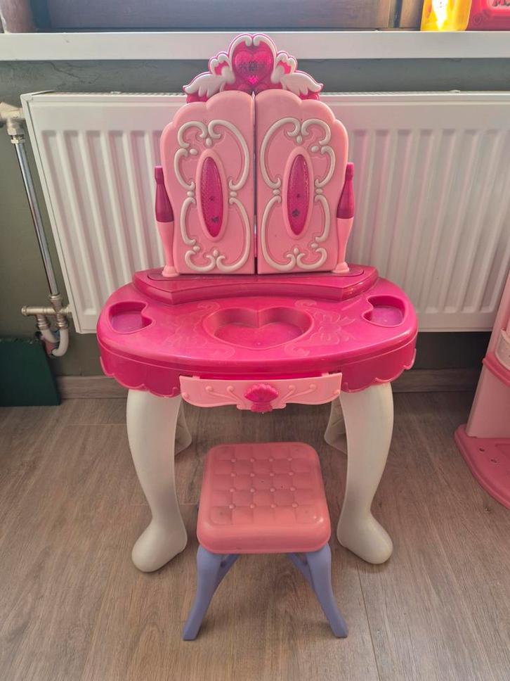 Speelgoed kaptafel / verzorgingstafel, Kinderen en Baby's, Speelgoed | Speeltafels, Ophalen