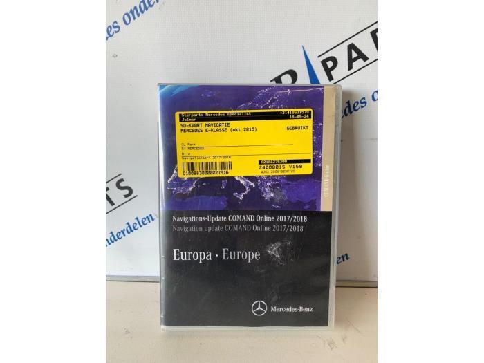 SD-kaart navigatie van een Mercedes E-Klasse, Auto-onderdelen, Elektronica en Kabels, Mercedes-Benz, Gebruikt, 3 maanden garantie