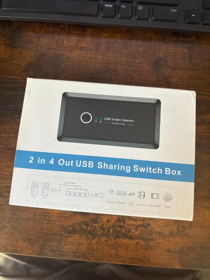 USB 3.0 Switch Box Schakelaar - 2 in 4 out, Informatique & Logiciels, Stations d'accueil, Neuf, Hub USB, Enlèvement