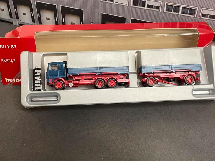 Herpa Volvo F12 combinate 1/87, Hobby en Vrije tijd, Modelauto's | 1:87, Zo goed als nieuw, Bus of Vrachtwagen, Herpa, Ophalen of Verzenden