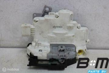 Portierslot linksvoor VW Passat B7 3C1837015B