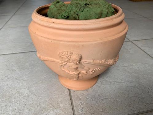 Pot ou vase en terre cuite avec mousse - motif anges, Antiquités & Art, Antiquités | Céramique & Poterie, Enlèvement ou Envoi