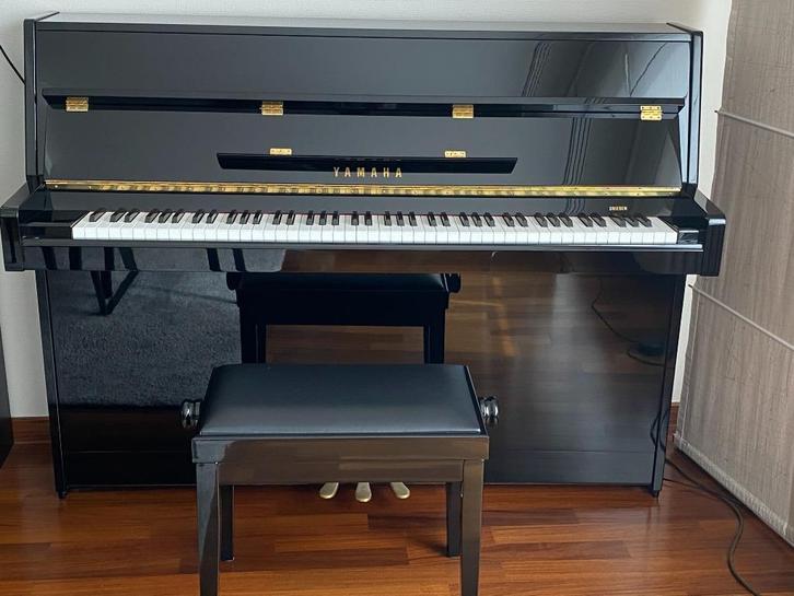 Yamaha buffetpiano M112 – in goede staat, Muziek en Instrumenten, Piano's, Gebruikt, Piano, Zwart, Hoogglans, Ophalen