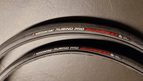 Une paire de pneu Vittoria Rubino Pro 700 Graphene G2.0 Noir, Sport en Fitness, Wielrennen, Zo goed als nieuw, Ophalen of Verzenden
