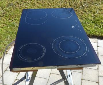 taque de cuisson vitrocéramique Beko HIC 84401, Electroménager, Tables de cuisson, 4 zones de cuisson, Enlèvement, Utilisé, Encastré