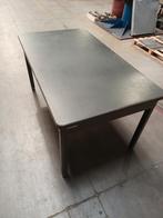 2 stevige tafels, Ophalen