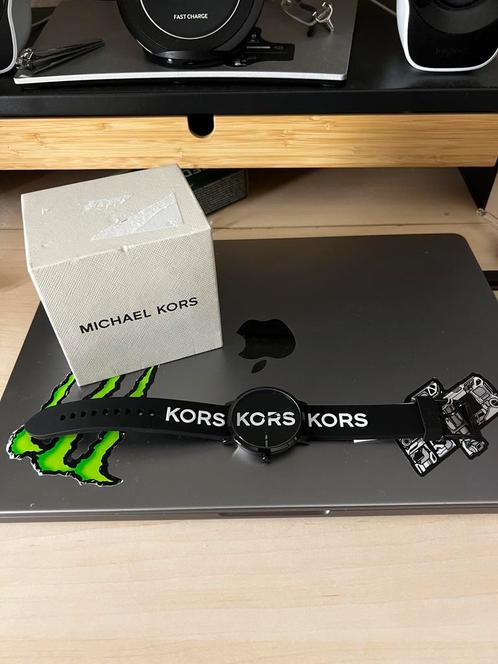Montre Michael Kors Charley MK2828 NEUVE – bracelet silicone, Computers en Software, Videokaarten, Nieuw, Ophalen of Verzenden