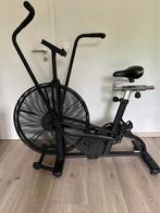 Assault bike, Sport en Fitness, Fitnessapparatuur, Ophalen, Zo goed als nieuw, Benen, Airbike