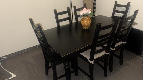 Zwarte Eettafel in geode staat met 6 bijhorende stoelen, Huis en Inrichting, Tafels | Eettafels, Ophalen
