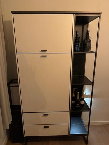 Moderne kast uit de Bogotá collectie van Xooon beschikbaar voor biedingen