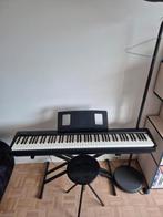 Roland FP-10 inclusief stand, Muziek en Instrumenten, Ophalen, Zo goed als nieuw