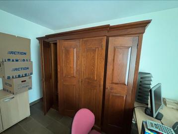 Grote eiken kast 200x270 beschikbaar voor biedingen