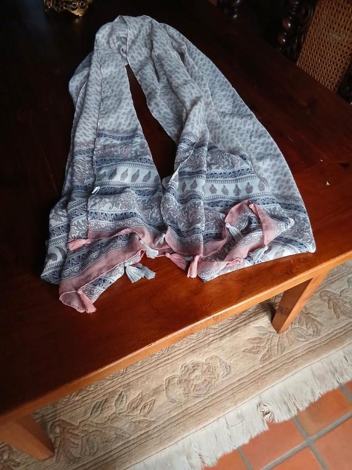 nieuwe sjaal van Bel& Bo roze grijs met franjes, Kleding | Dames, Mutsen, Sjaals en Handschoenen, Nieuw, Sjaal, Ophalen of Verzenden