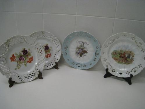 Set van 4 borden met geperforeerde randen, Antiquités & Art, Antiquités | Porcelaine, Enlèvement ou Envoi