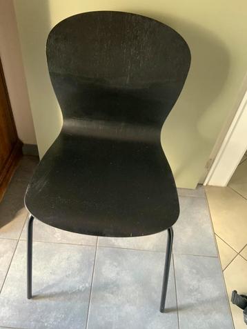 Stoelen beschikbaar voor biedingen