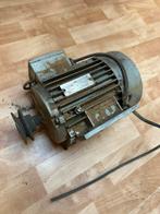motor 220v, Doe-het-zelf en Bouw, Motoren, Ophalen, Zo goed als nieuw