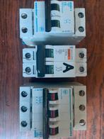 4 aardlekschakelaars in perfecte staat, Ophalen of Verzenden, Zo goed als nieuw