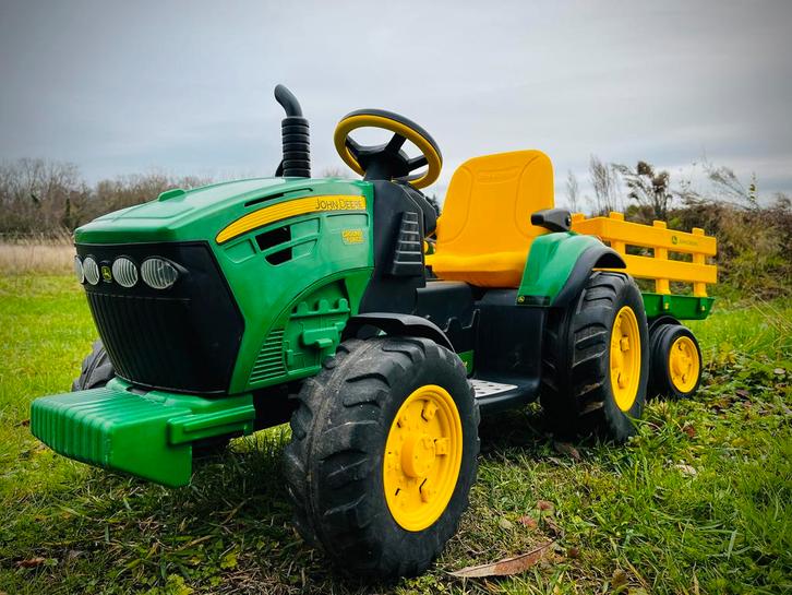 John Deere tractor speelgoed 12v, Kinderen en Baby's, Speelgoed | Buiten | Skelters, Zo goed als nieuw, Motor, Ophalen