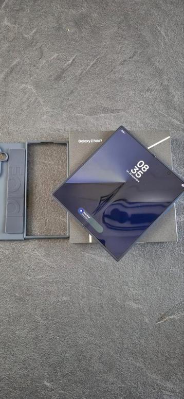 Échange zfold 7 256gb bleu  beschikbaar voor biedingen