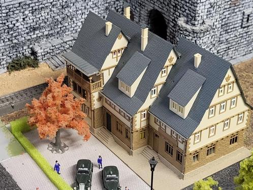 vollmer H0 29311 supermooi politie gebouw - bijna nieuw, Hobby en Vrije tijd, Modeltreinen | H0, Zo goed als nieuw, Brug, Tunnel of Gebouw