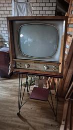 Télévision rétro vintage des années 1950, Enlèvement