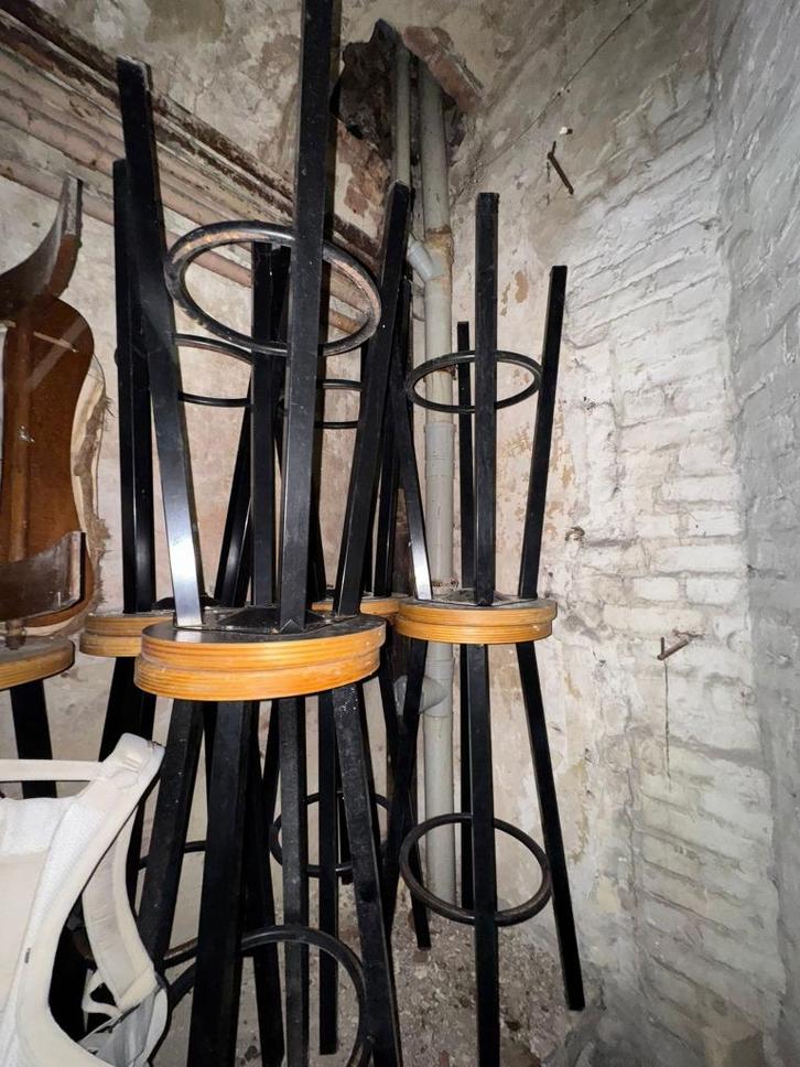 Vintage houten barkruk, Huis en Inrichting, Barkrukken, Gebruikt, 60 tot 90 cm, Hout, 5 krukken of meer, Ophalen