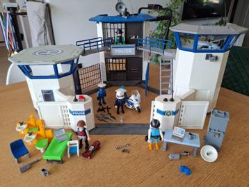 PLAYMOBIL Politiebureau met helikopterplatform (6919) beschikbaar voor biedingen