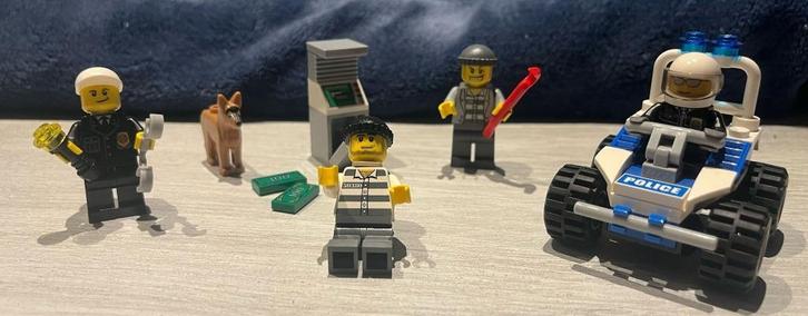 203. Lego City #7279 : Police Minifigure Collection - Comple, Enfants & Bébés, Jouets | Duplo & Lego, Comme neuf, Lego, Ensemble complet