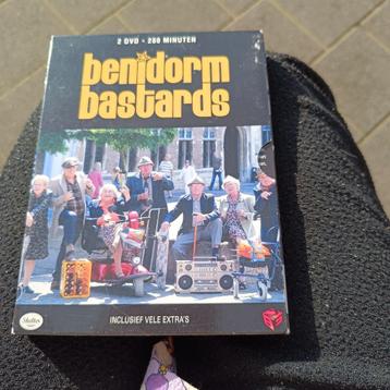 2 dvd Benidorm bastards, Enlèvement ou Envoi, Comme neuf