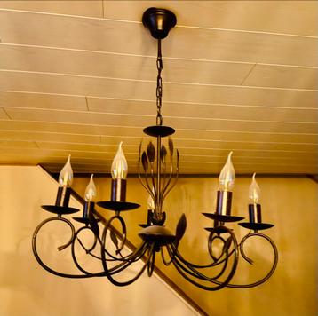 Lustre noir beschikbaar voor biedingen