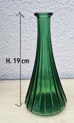 vaasje groen geribbeld glas - hoogte 19 cm, Enlèvement, Vert, Verre