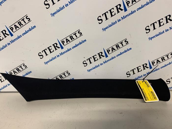 Stijlbekleding rechts-voor van een Mercedes E-Klasse, Auto-onderdelen, Interieur en Bekleding, Mercedes-Benz, Gebruikt, 3 maanden garantie