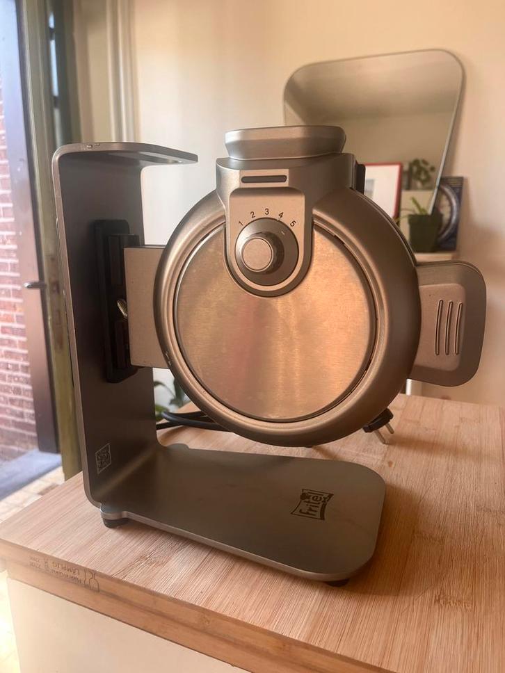 Fritel Wafelijzer WA 2224 – Verticaal model, Elektronische apparatuur, Wafelijzers, Zo goed als nieuw, Ophalen