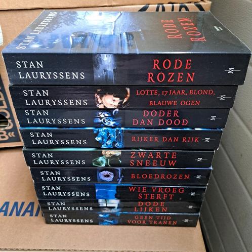 Stan Lauryssens - Rode rozen, Boeken, Thrillers, Zo goed als nieuw, Ophalen of Verzenden