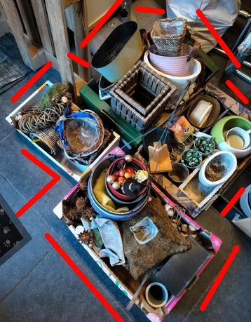 Lot bloempotten, knutselmateriaal  beschikbaar voor biedingen