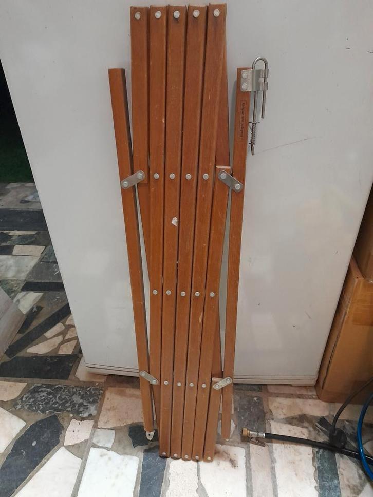 Traphekje Inadapté aux enfants zeer oude, Kinderen en Baby's, Traphekjes, Gebruikt, Schroefhekje, Hout, 100 tot 115 cm, Ophalen