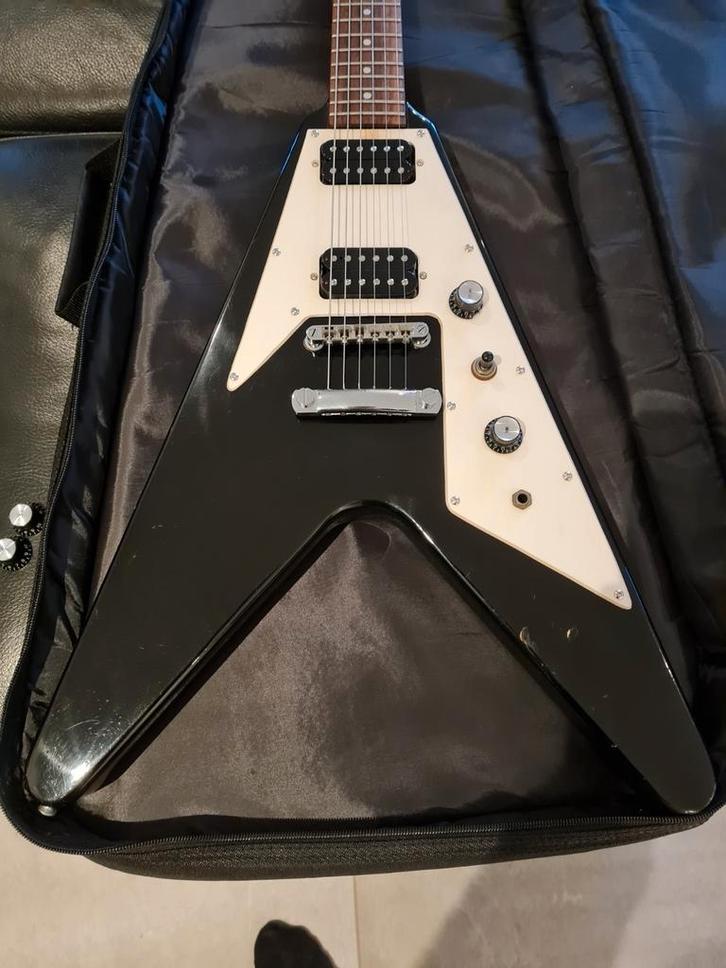 Gibson Epiphone Flying V, Musique & Instruments, Instruments à corde | Guitares | Électriques, Utilisé, Epiphone, Enlèvement ou Envoi
