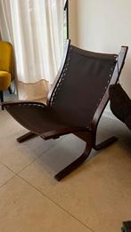 2 zetels en poef in lendelede, Huis en Inrichting, Fauteuils, Ophalen, Zo goed als nieuw