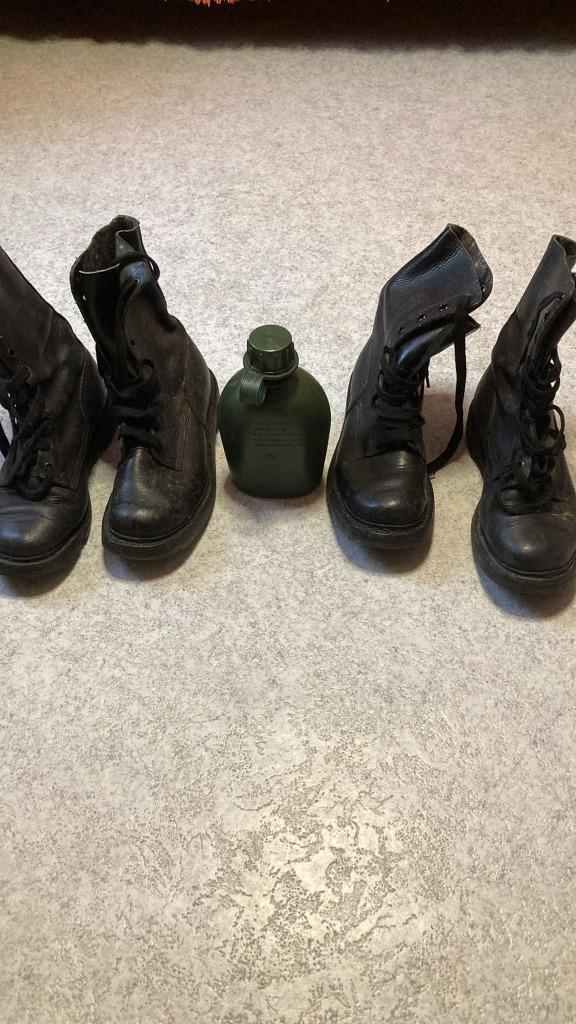 Legerschoenen en veldfles, Verzamelen, Militaria | Algemeen, Landmacht, Kleding of Schoenen, Ophalen of Verzenden