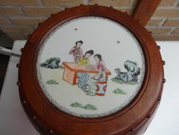 zeer zeldzame chinese sokkel beschikbaar voor biedingen