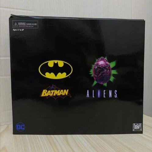 Neca alien joker vs batman 2 pack, Collections, Collections Autre, Comme neuf, Enlèvement ou Envoi